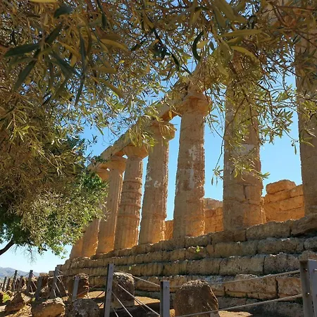 Tatil Evi Akra Domus *